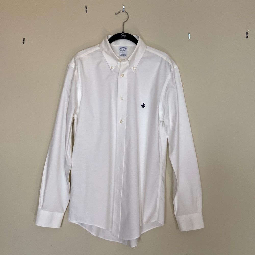 Men’s white dress shirt